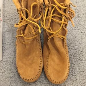 Minnetonka double fringe tramper boot 8 EUC